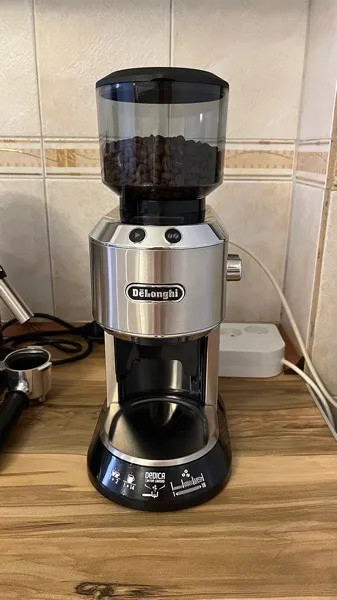 آسیاب قهوه دلونگی مدل KG 521.M توان 150 وات